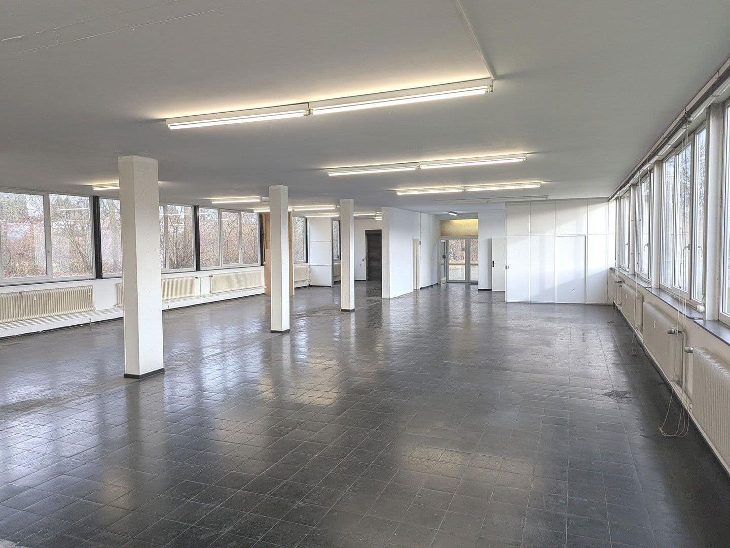non-residential property to rent, 300 m², Oberzwehrener Straße 2-4, Baunatal, Hesse non-residential property to rent, 300 m², Oberzwehrener Straße 2-4, Baunatal, Hesse