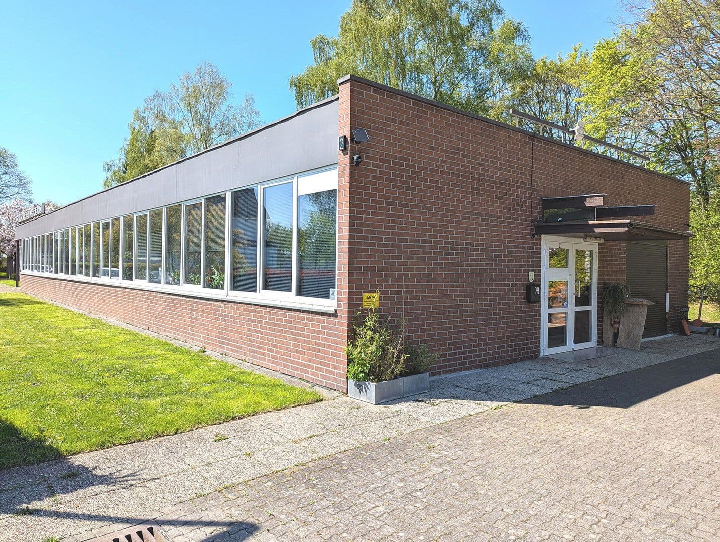 non-residential property to rent, 300 m², Oberzwehrener Straße 2-4, Baunatal, Hesse non-residential property to rent, 300 m², Oberzwehrener Straße 2-4, Baunatal, Hesse