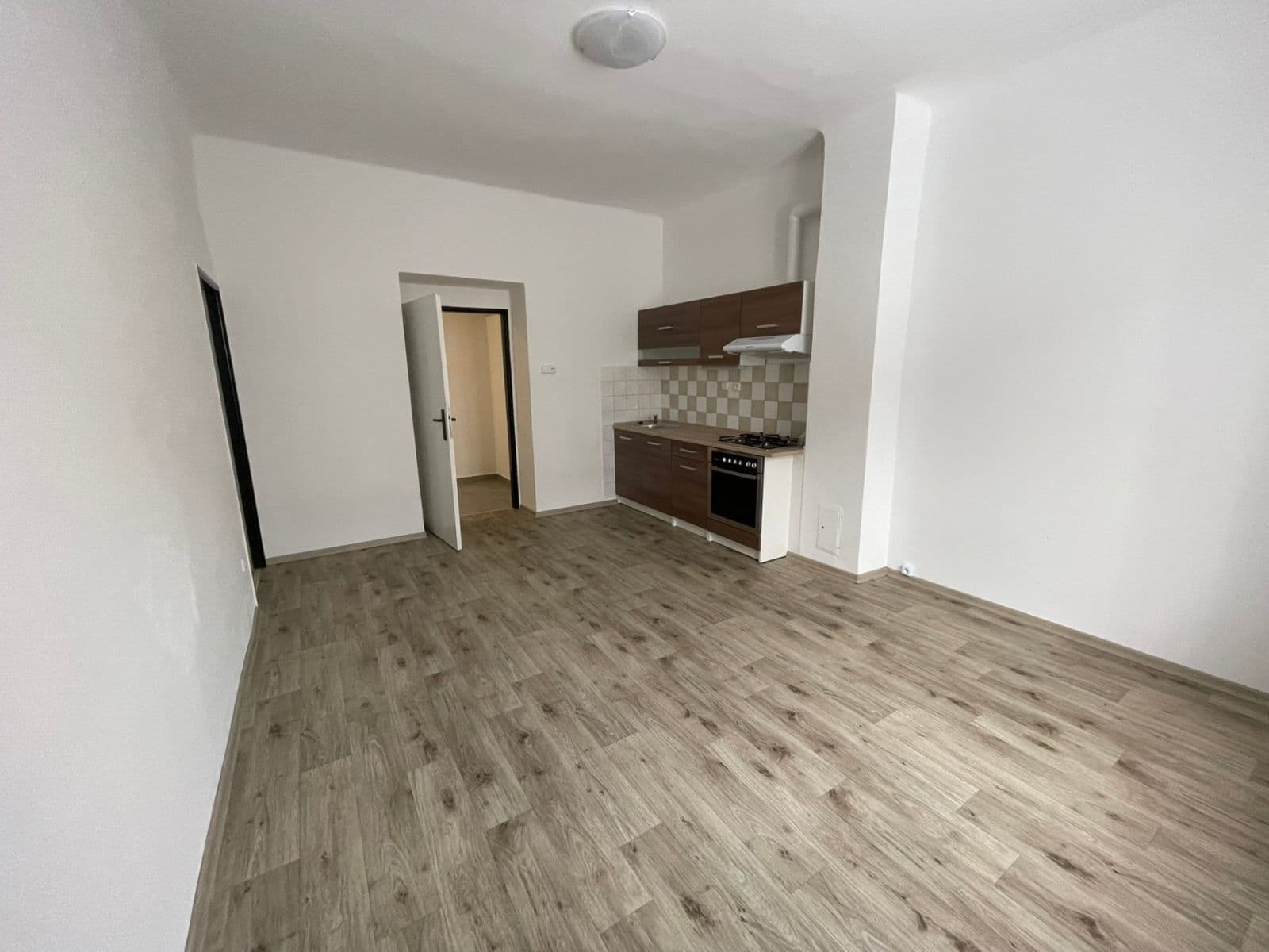 2 bedroom with open-plan kitchen flat to rent, 72 m², Za Nádražím, Písek, Jihočeský Region 2 bedroom with open-plan kitchen flat to rent, 72 m², Za Nádražím, Písek, Jihočeský Region