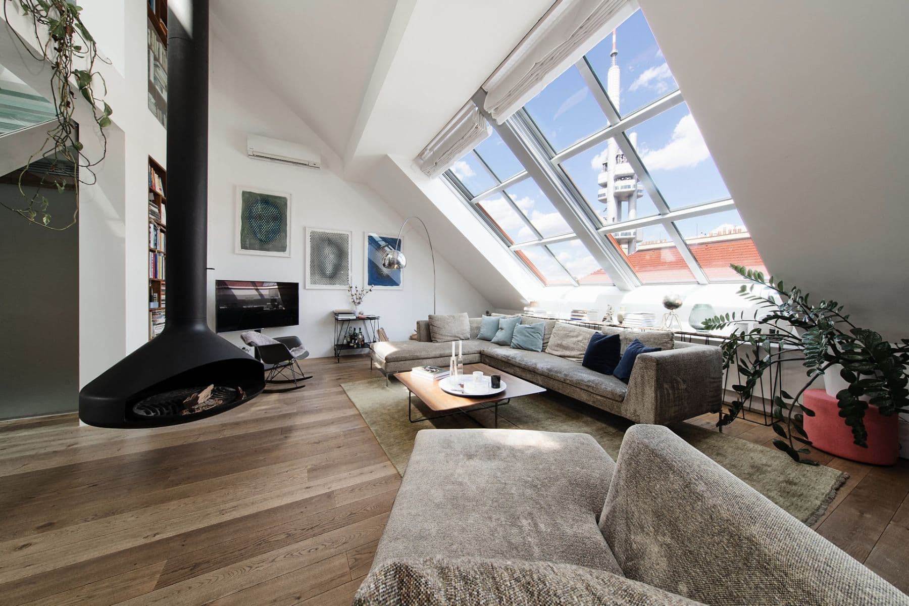 3 bedroom with open-plan kitchen flat to rent, 454 m², Laubova, Prague, Prague 3 bedroom with open-plan kitchen flat to rent, 454 m², Laubova, Prague, Prague