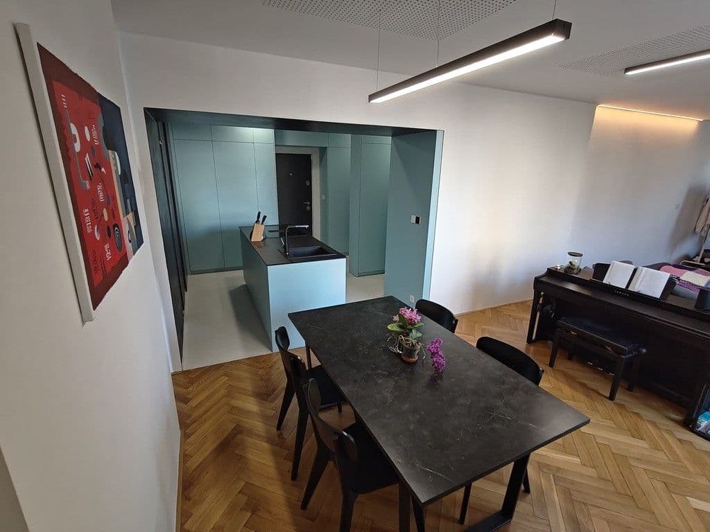 2 bedroom with open-plan kitchen flat to rent, 73 m², Jakutská, Prague, Prague 2 bedroom with open-plan kitchen flat to rent, 73 m², Jakutská, Prague, Prague