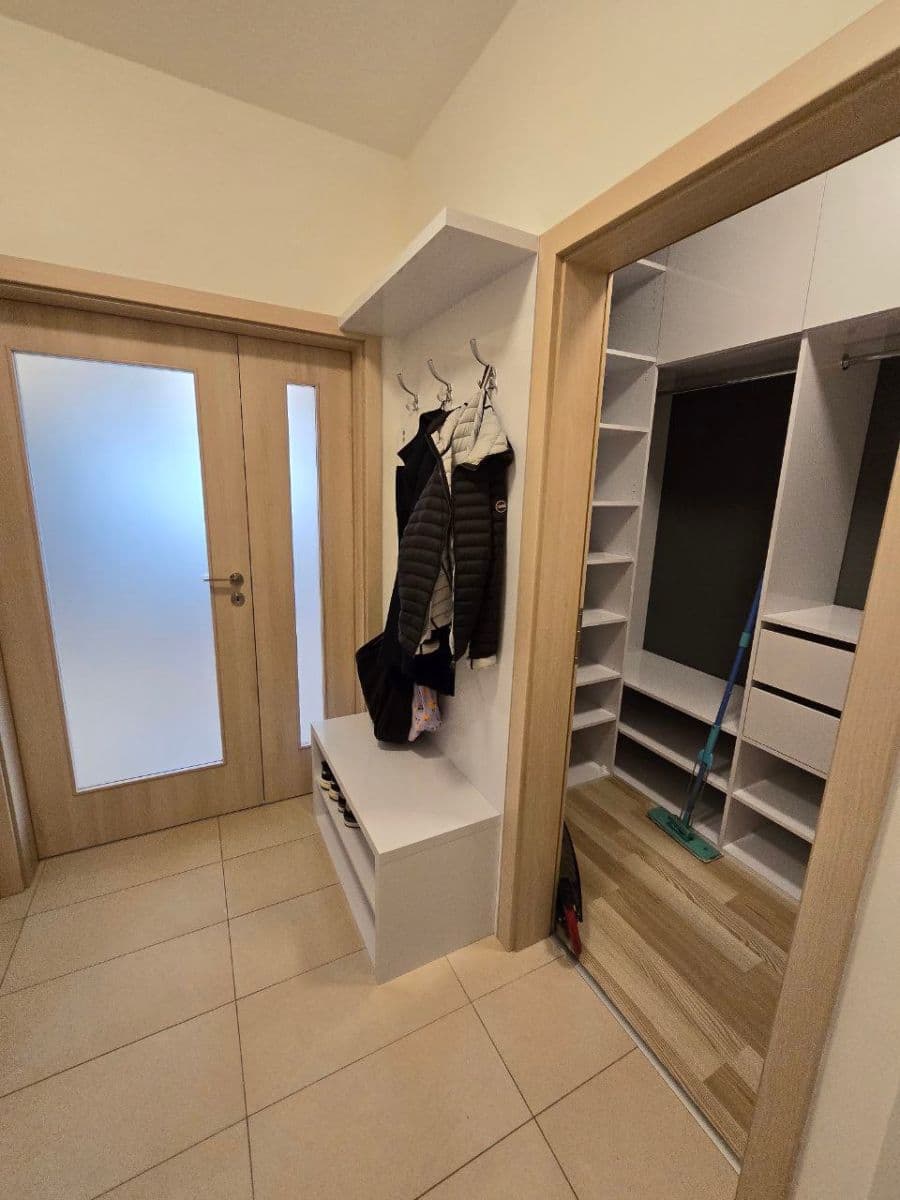 2 bedroom with open-plan kitchen flat to rent, 86 m², Modrého, Prague, Prague 2 bedroom with open-plan kitchen flat to rent, 86 m², Modrého, Prague, Prague