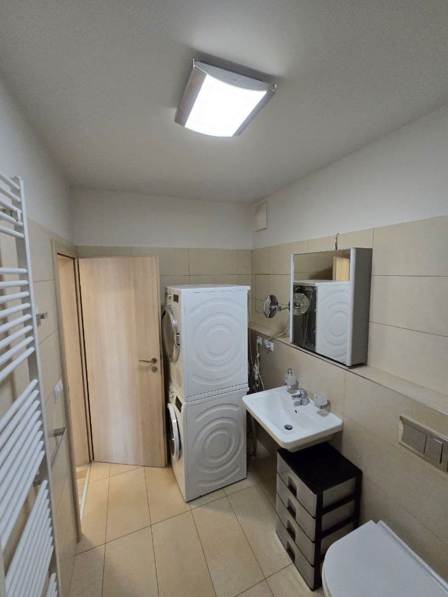 2 bedroom with open-plan kitchen flat to rent, 86 m², Modrého, Prague, Prague 2 bedroom with open-plan kitchen flat to rent, 86 m², Modrého, Prague, Prague