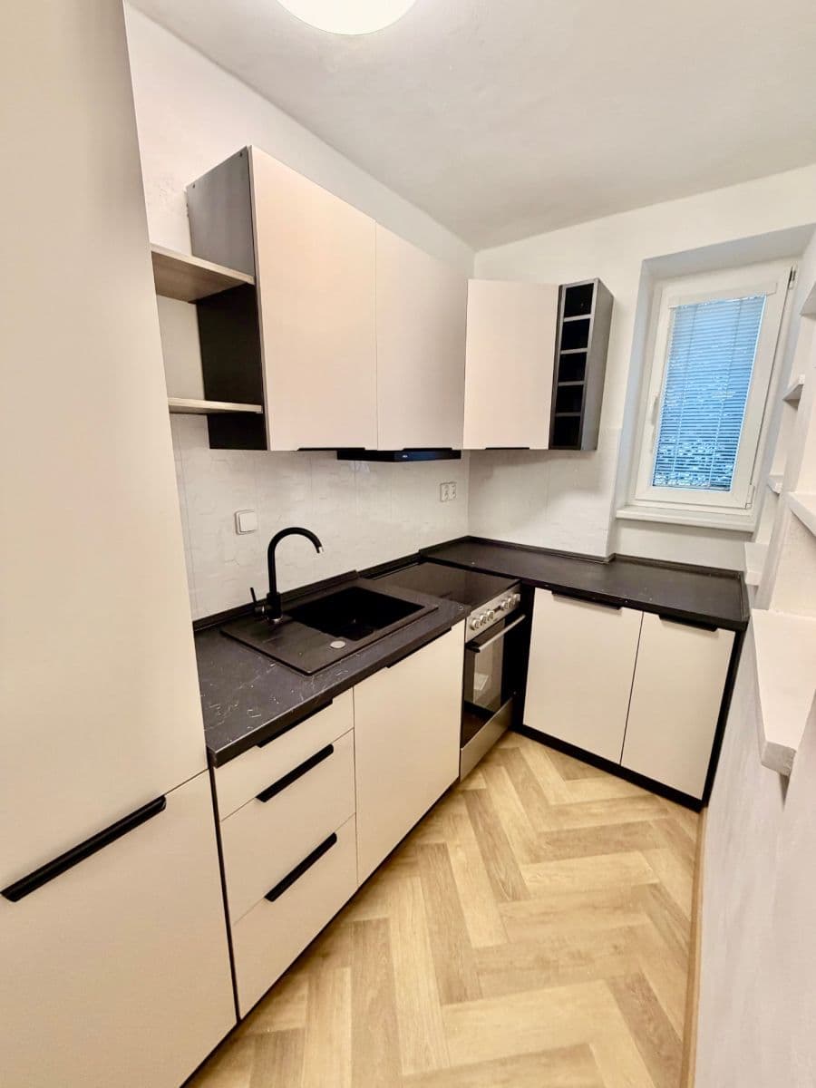 3 bedroom flat to rent, 56 m², Podkrušnohorská, Litvínov, Ústecký Region 3 bedroom flat to rent, 56 m², Podkrušnohorská, Litvínov, Ústecký Region