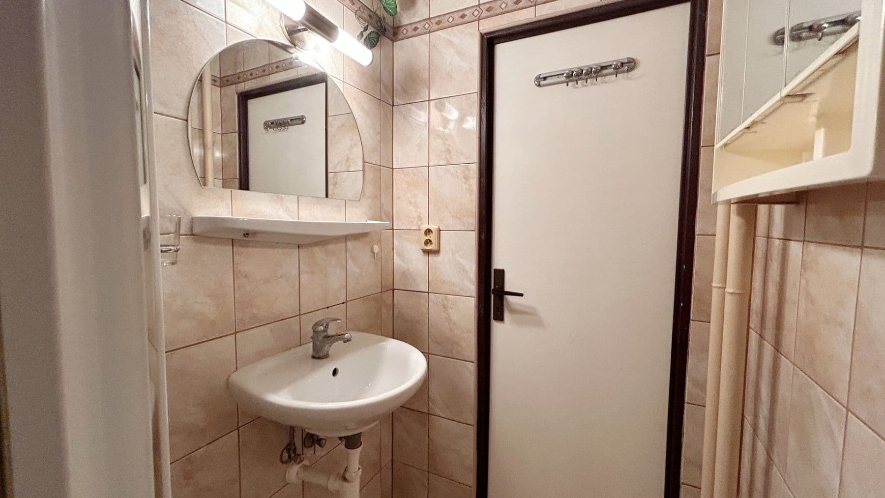 1 bedroom with open-plan kitchen flat to rent, 49 m², Poděbradova, Kladno, Středočeský Region 1 bedroom with open-plan kitchen flat to rent, 49 m², Poděbradova, Kladno, Středočeský Region