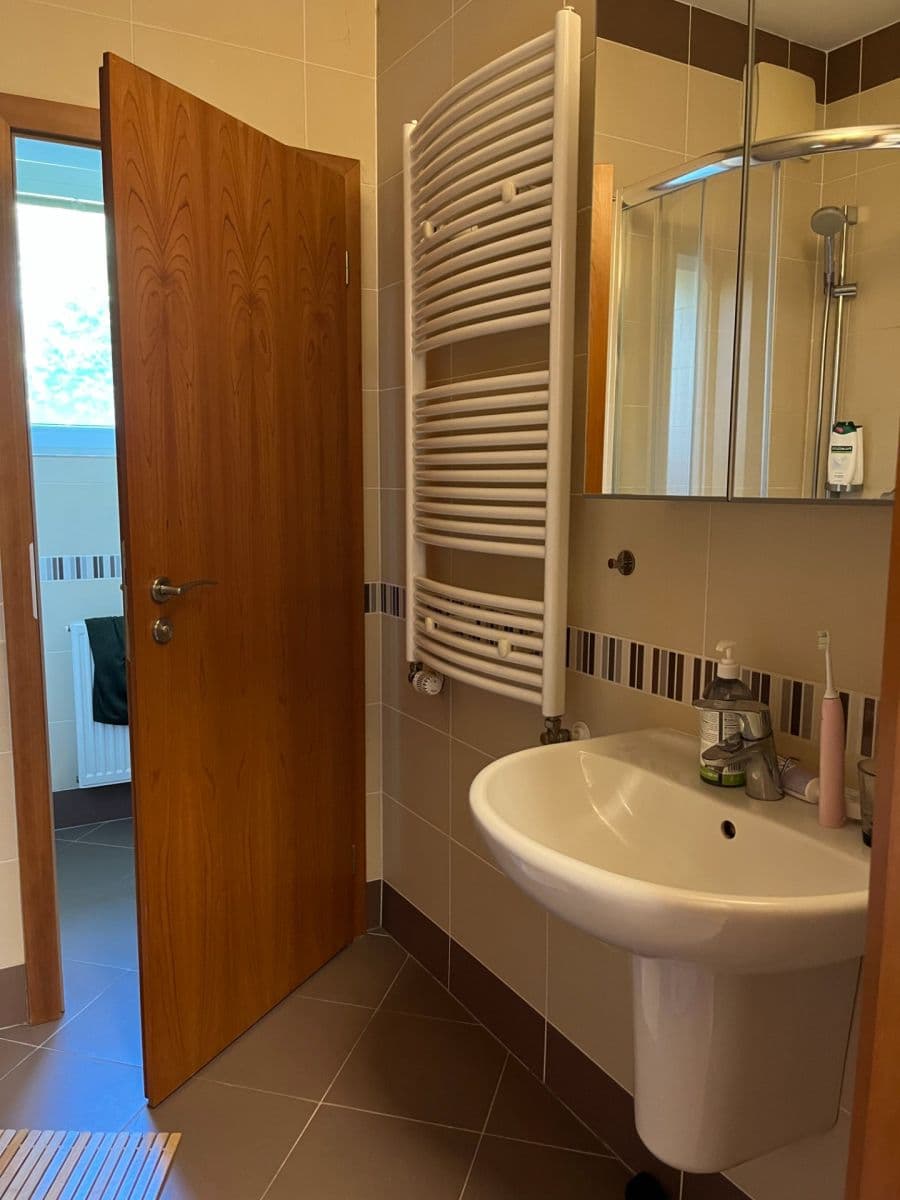 Studio flat to rent, 32 m², Nademlejnská, Prague, Prague Studio flat to rent, 32 m², Nademlejnská, Prague, Prague