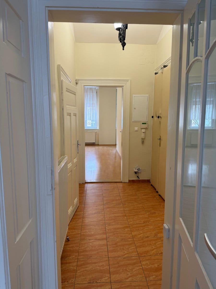 2 bedroom flat to rent, 80 m², Ruská, Prague, Prague 2 bedroom flat to rent, 80 m², Ruská, Prague, Prague