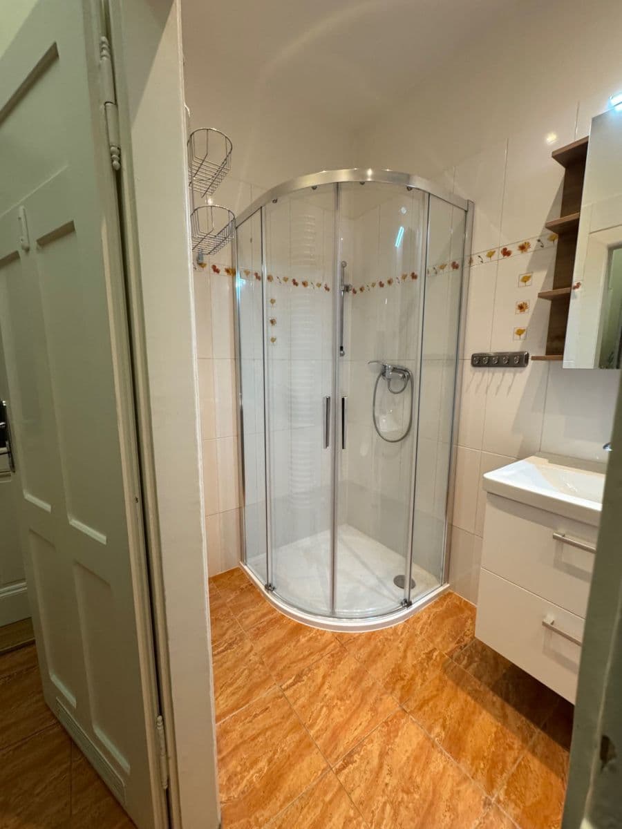 2 bedroom flat to rent, 80 m², Ruská, Prague, Prague 2 bedroom flat to rent, 80 m², Ruská, Prague, Prague