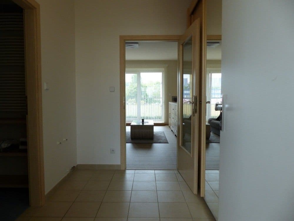 Studio flat to rent, 46 m², Na Harfě, Prague, Prague Studio flat to rent, 46 m², Na Harfě, Prague, Prague