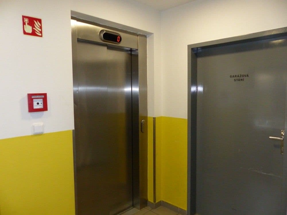 Studio flat to rent, 46 m², Na Harfě, Prague, Prague Studio flat to rent, 46 m², Na Harfě, Prague, Prague