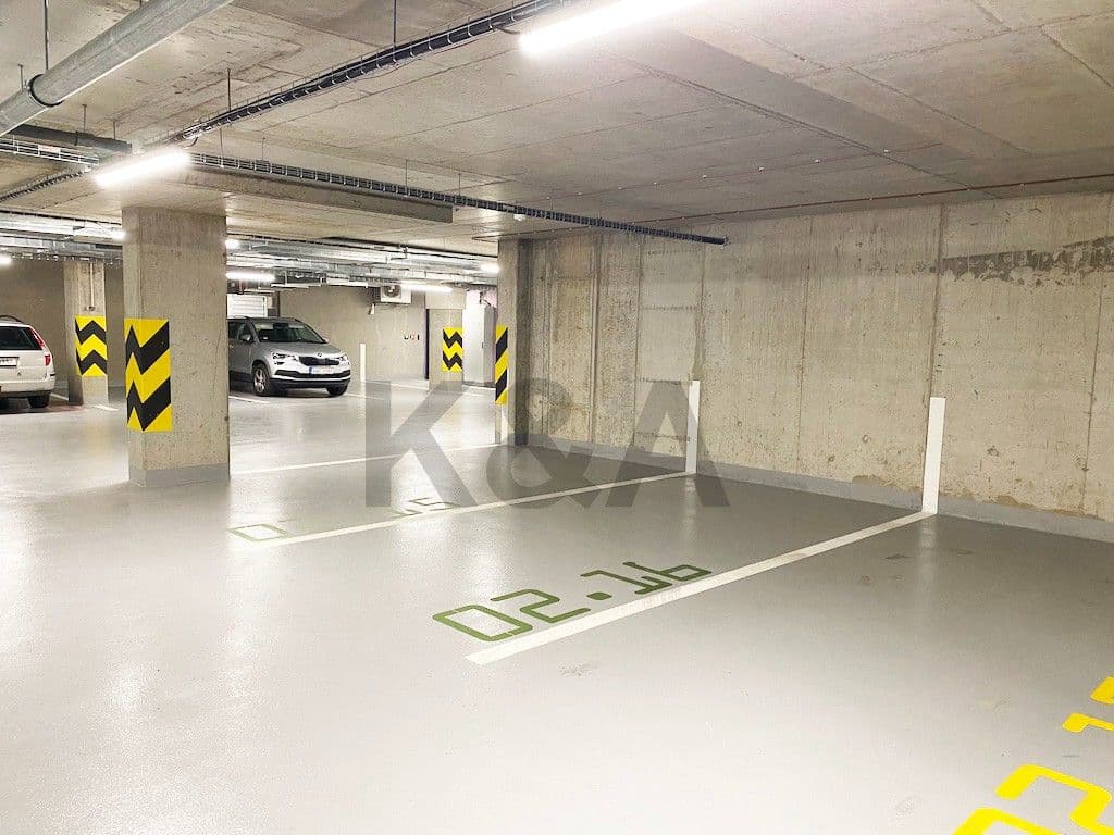 2 bedroom with open-plan kitchen flat to rent, 92 m², Grafická, Prague, Prague 2 bedroom with open-plan kitchen flat to rent, 92 m², Grafická, Prague, Prague