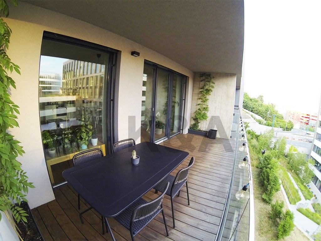 2 bedroom with open-plan kitchen flat to rent, 92 m², Grafická, Prague, Prague 2 bedroom with open-plan kitchen flat to rent, 92 m², Grafická, Prague, Prague