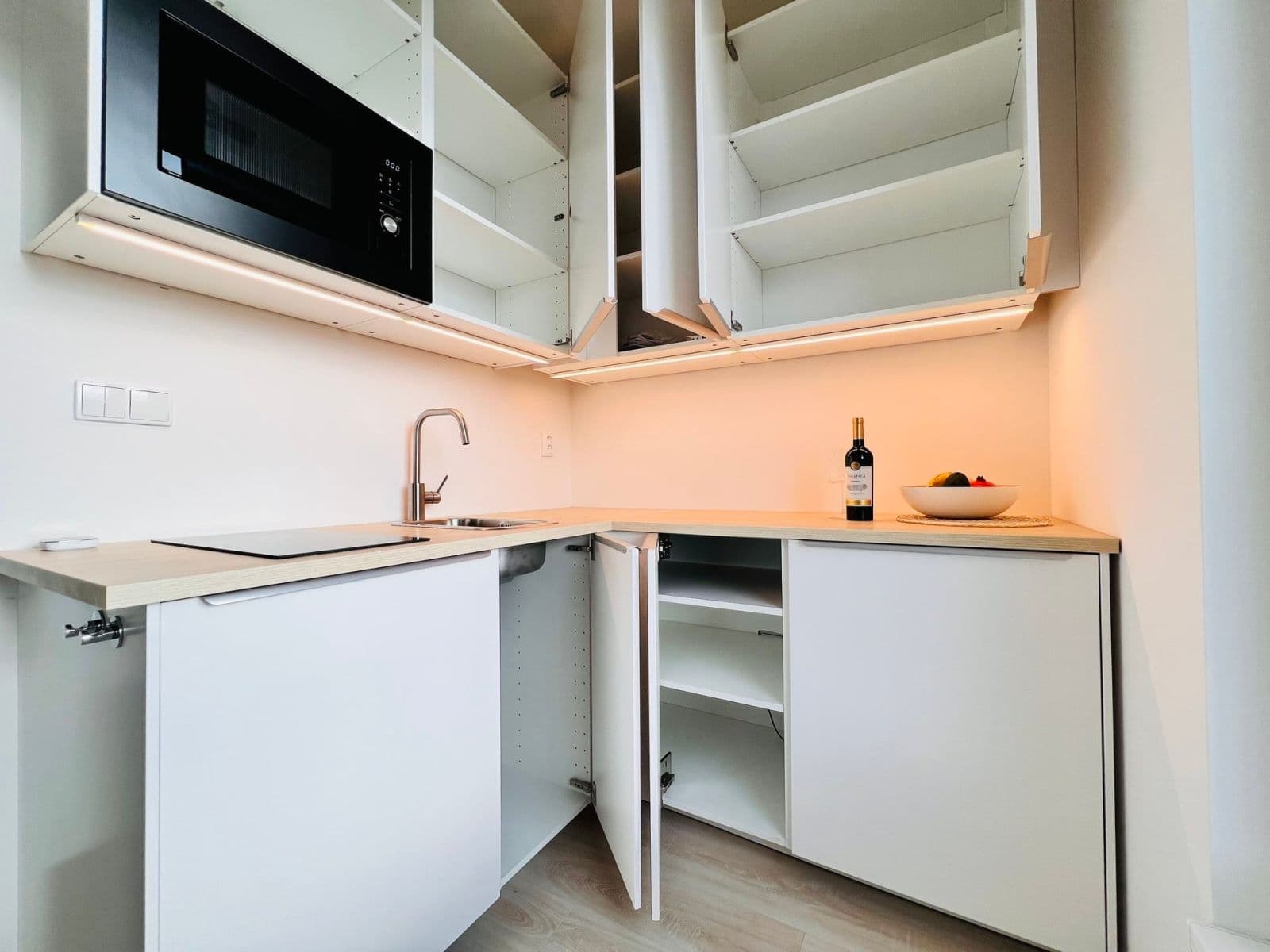 Studio flat to rent, 27 m², Poděbradská, Prague, Prague Studio flat to rent, 27 m², Poděbradská, Prague, Prague