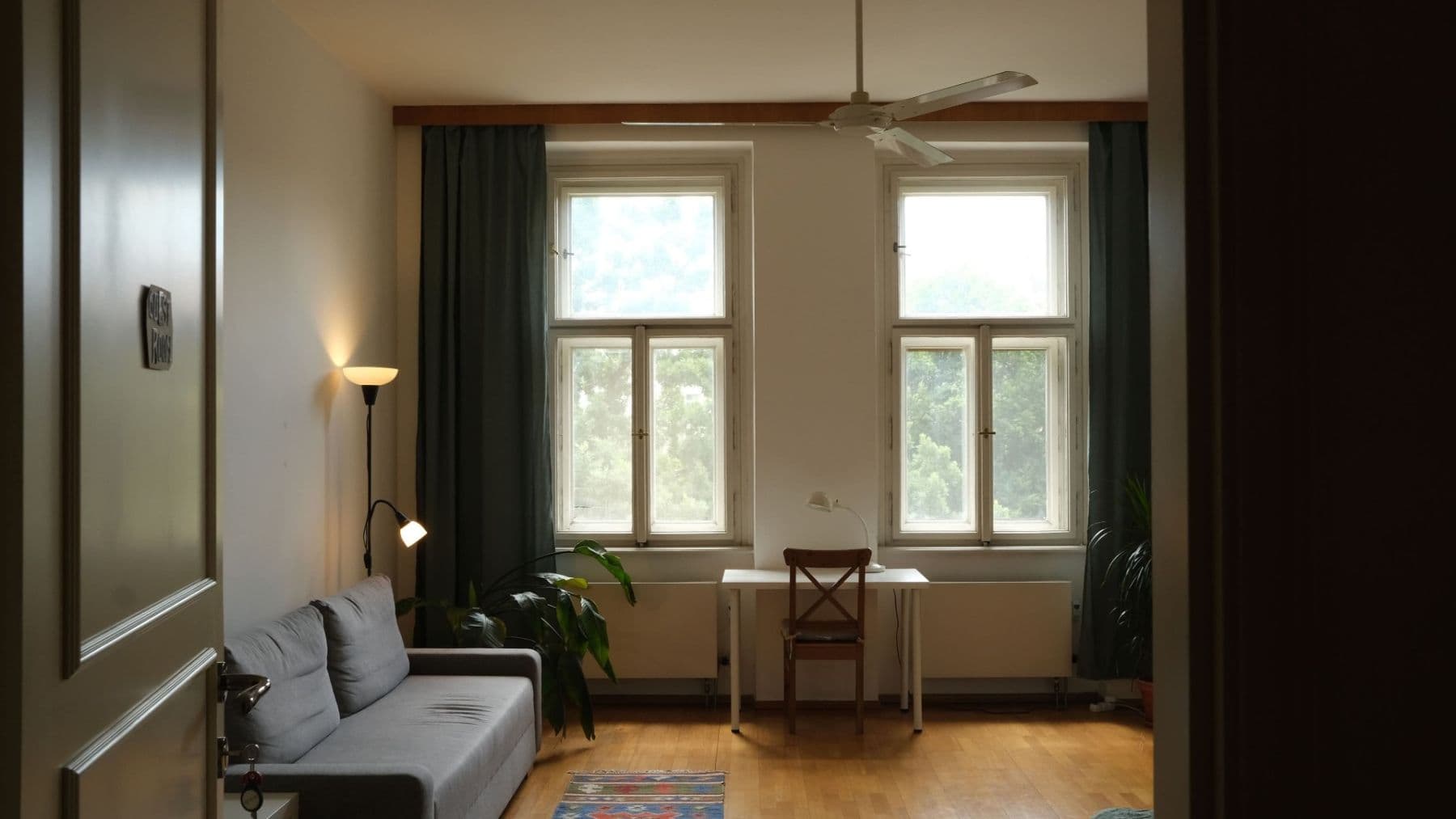 3 bedroom flat to rent, 26 m², Janáčkovo nábřeží, Prague, Prague 3 bedroom flat to rent, 26 m², Janáčkovo nábřeží, Prague, Prague