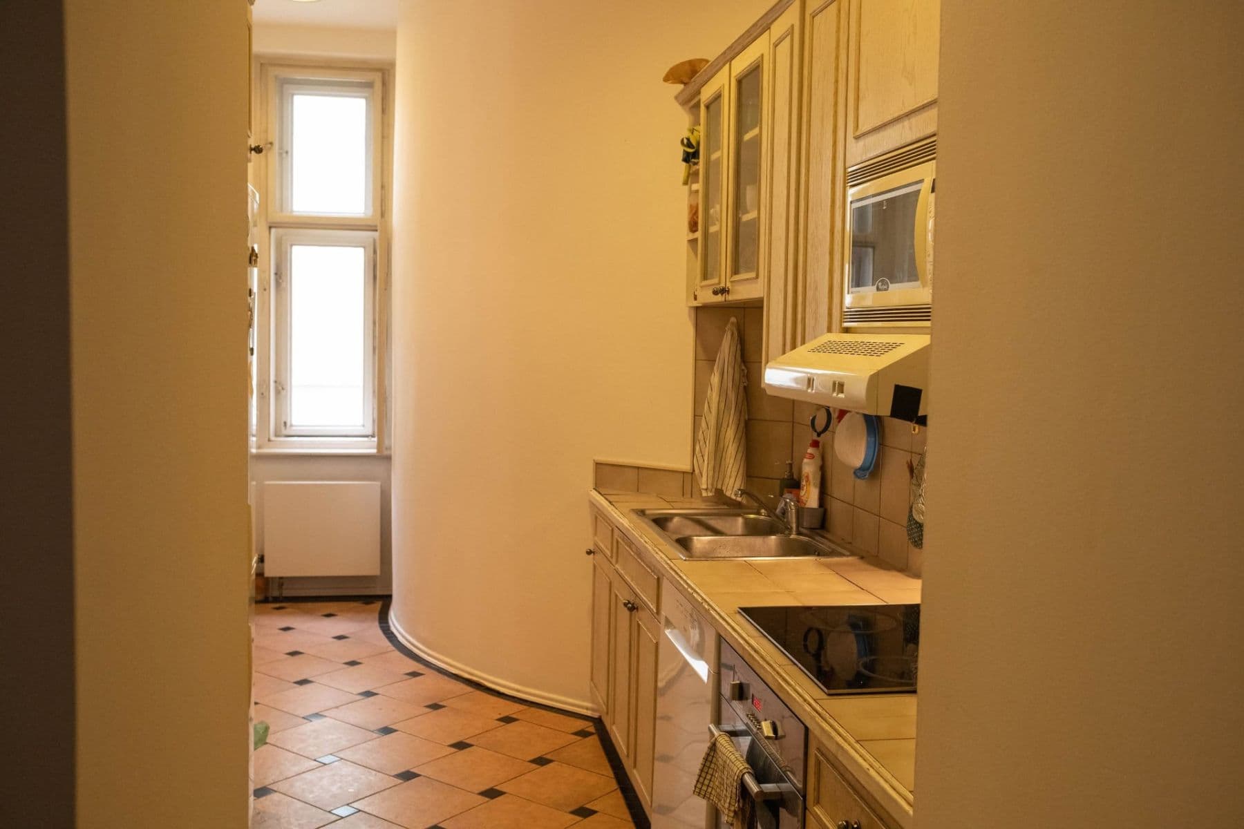 3 bedroom flat to rent, 26 m², Janáčkovo nábřeží, Prague, Prague 3 bedroom flat to rent, 26 m², Janáčkovo nábřeží, Prague, Prague