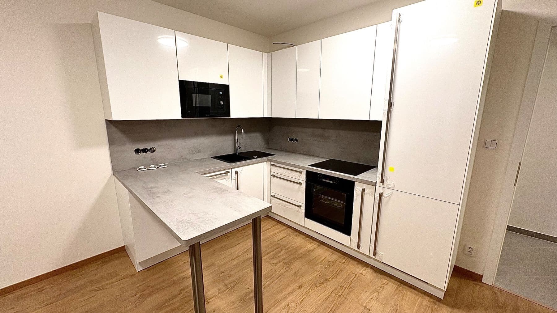 1 bedroom with open-plan kitchen flat to rent, 45 m², Čakovická, Prague, Prague 1 bedroom with open-plan kitchen flat to rent, 45 m², Čakovická, Prague, Prague