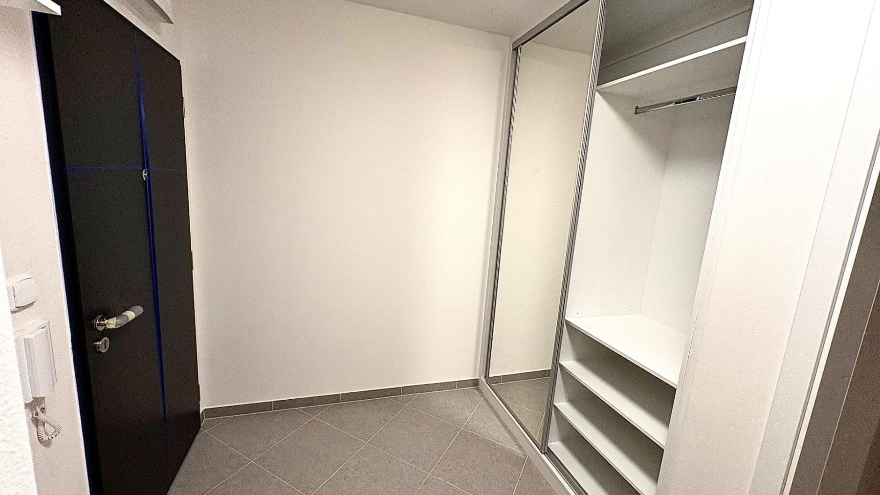 1 bedroom with open-plan kitchen flat to rent, 45 m², Čakovická, Prague, Prague 1 bedroom with open-plan kitchen flat to rent, 45 m², Čakovická, Prague, Prague