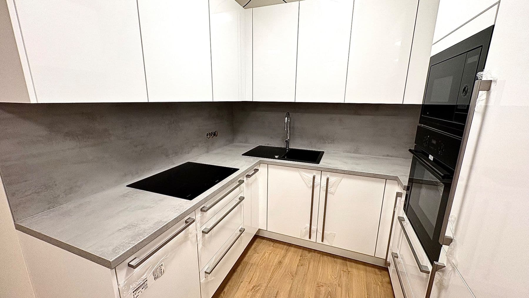 1 bedroom with open-plan kitchen flat to rent, 55 m², Čakovická, Prague, Prague 1 bedroom with open-plan kitchen flat to rent, 55 m², Čakovická, Prague, Prague