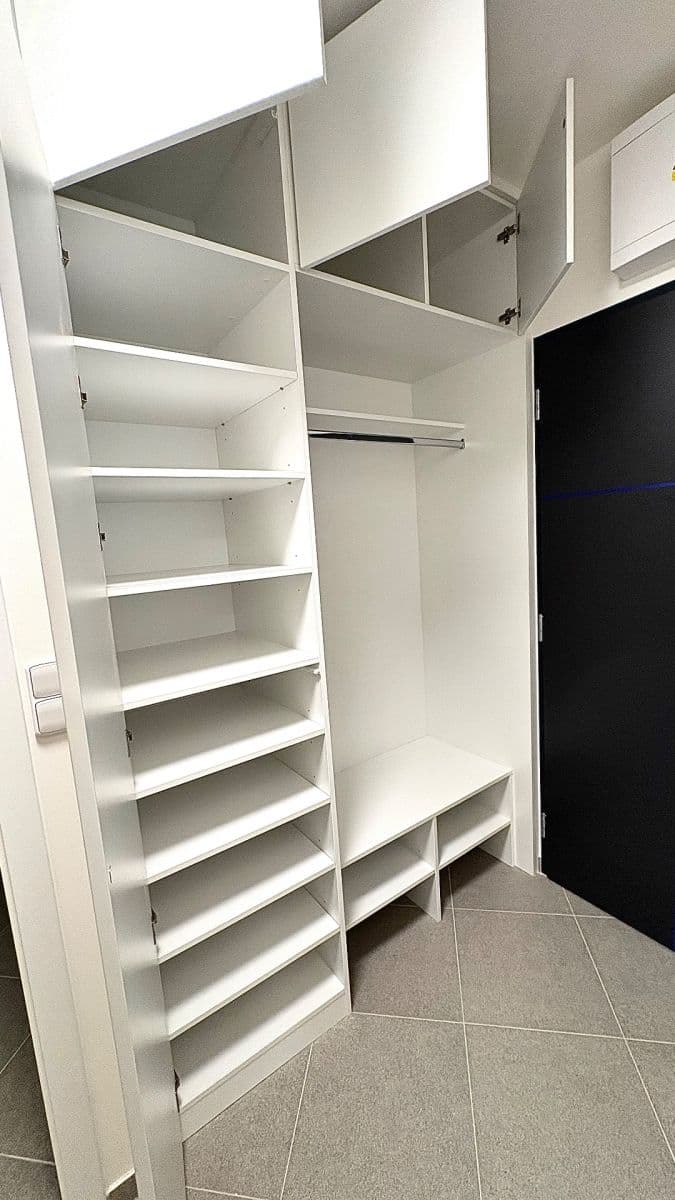 1 bedroom with open-plan kitchen flat to rent, 55 m², Čakovická, Prague, Prague 1 bedroom with open-plan kitchen flat to rent, 55 m², Čakovická, Prague, Prague