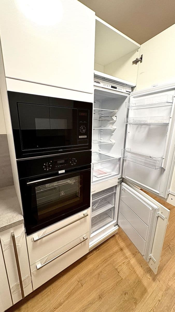 1 bedroom with open-plan kitchen flat to rent, 55 m², Čakovická, Prague, Prague 1 bedroom with open-plan kitchen flat to rent, 55 m², Čakovická, Prague, Prague