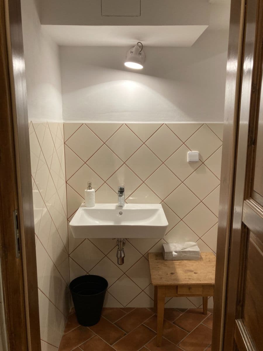 non-residential property to rent, 180 m², Koštice, Ústecký Region non-residential property to rent, 180 m², Koštice, Ústecký Region