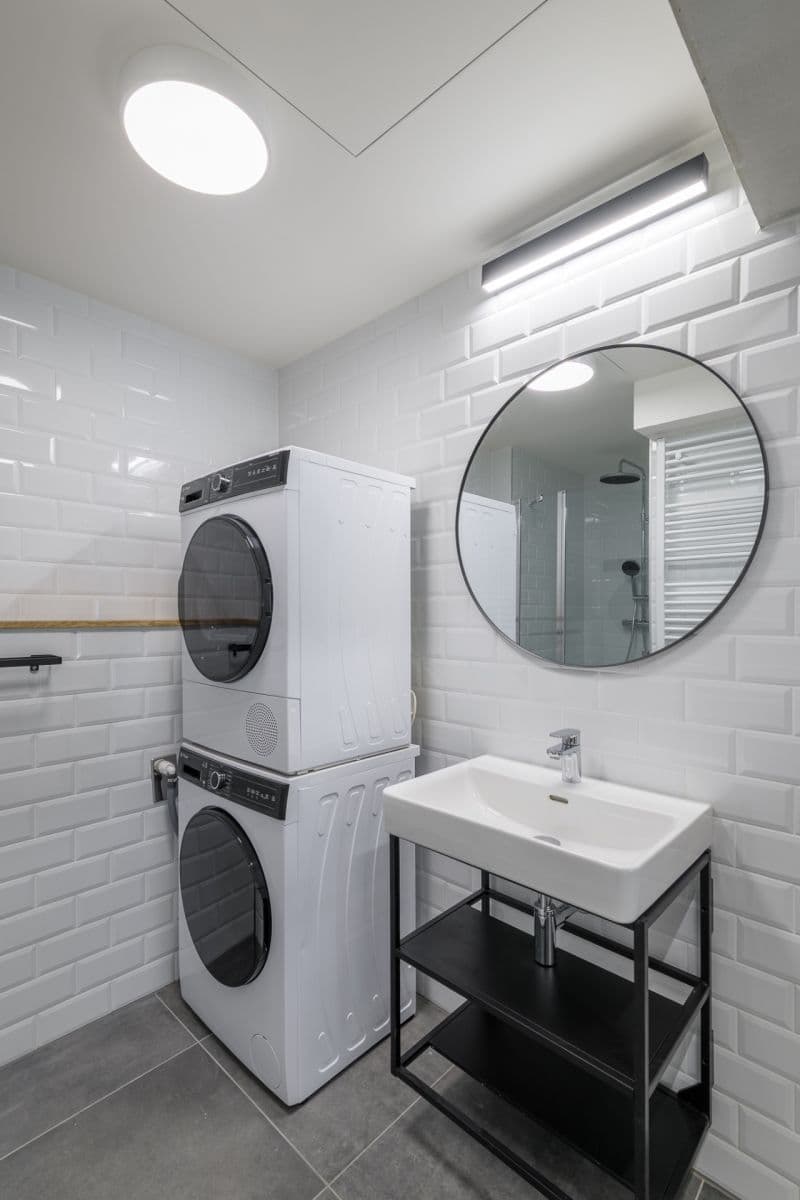 1 bedroom with open-plan kitchen flat to rent, 51 m², Kolbenova, Prague, Prague 1 bedroom with open-plan kitchen flat to rent, 51 m², Kolbenova, Prague, Prague