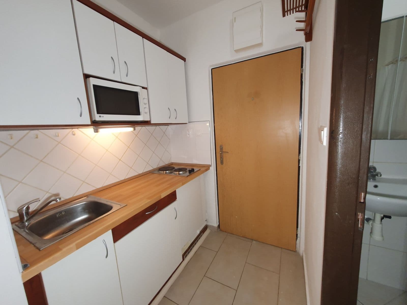 Studio flat to rent, 20 m², Jedovnická, Brno, Jihomoravský Region Studio flat to rent, 20 m², Jedovnická, Brno, Jihomoravský Region