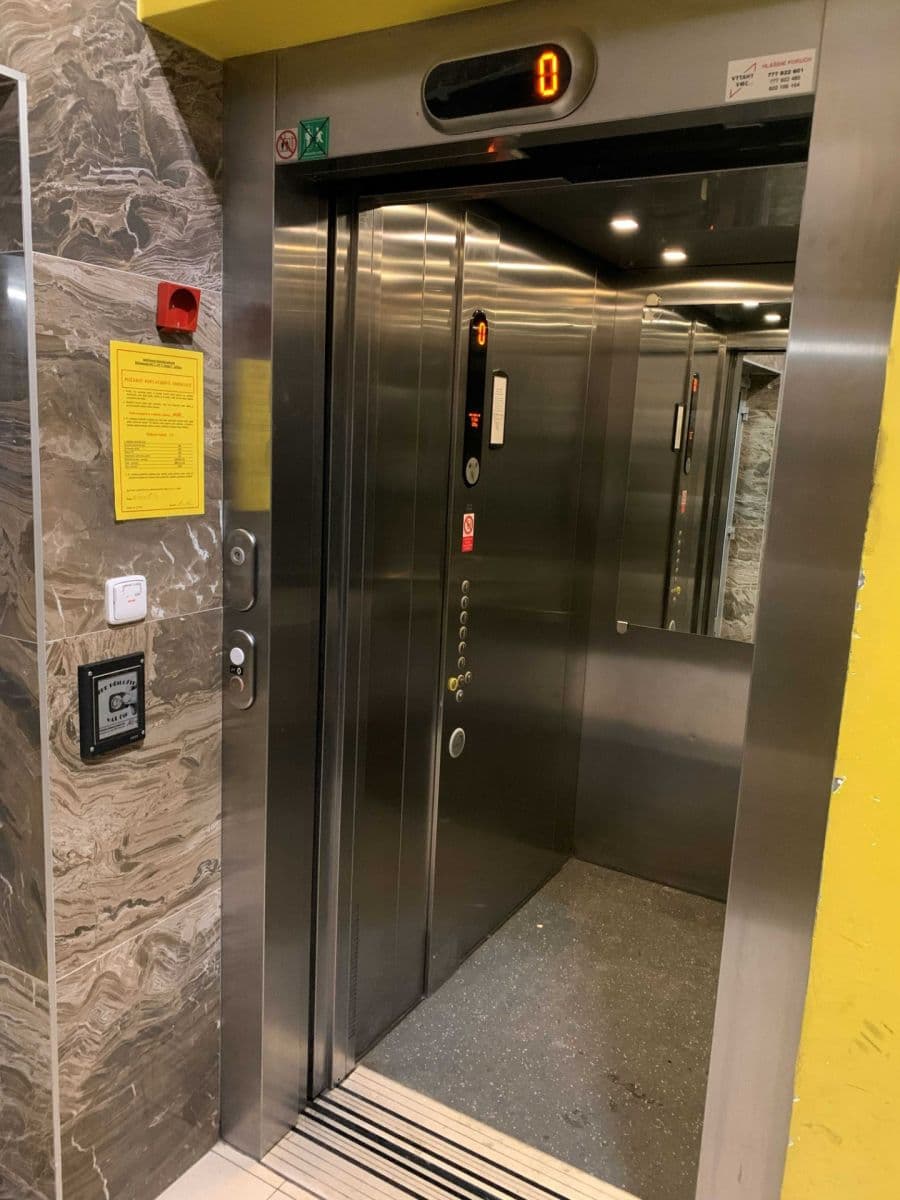 1 bedroom with open-plan kitchen flat to rent, 55 m², Makedonská, Prague, Prague 1 bedroom with open-plan kitchen flat to rent, 55 m², Makedonská, Prague, Prague