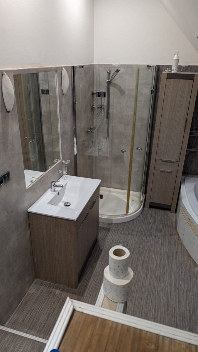 4 bedroom with open-plan kitchen flat to rent, 126 m², Osvoboditelů, Hlučín, Moravskoslezský Region 4 bedroom with open-plan kitchen flat to rent, 126 m², Osvoboditelů, Hlučín, Moravskoslezský Region