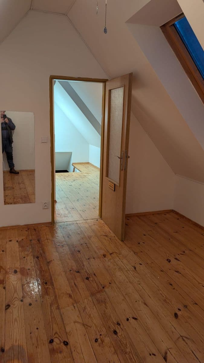 4 bedroom with open-plan kitchen flat to rent, 126 m², Osvoboditelů, Hlučín, Moravskoslezský Region 4 bedroom with open-plan kitchen flat to rent, 126 m², Osvoboditelů, Hlučín, Moravskoslezský Region