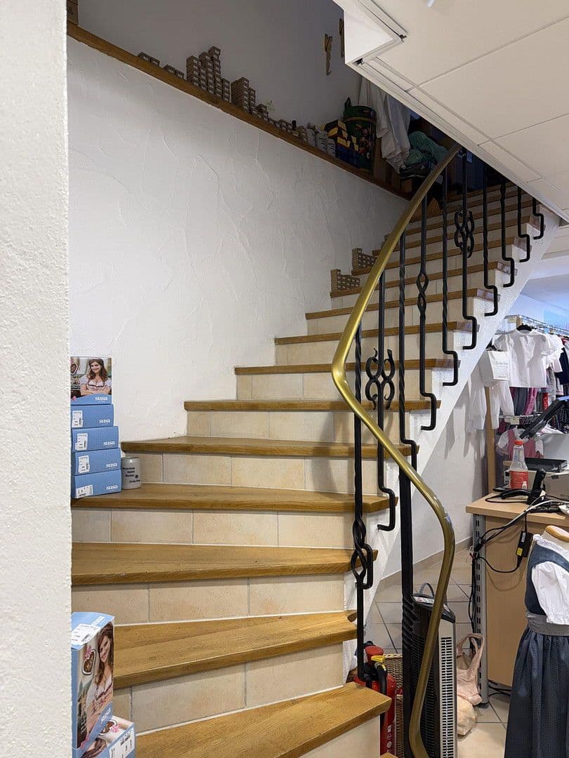 non-residential property to rent, 85 m², Obermarkt 39, Mittenwald, Bavaria non-residential property to rent, 85 m², Obermarkt 39, Mittenwald, Bavaria