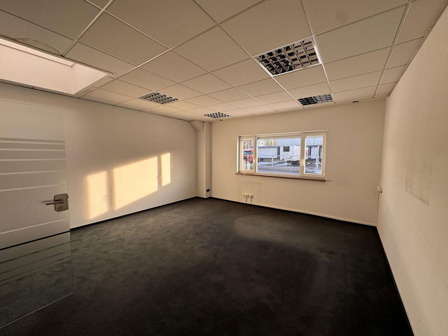 non-residential property to rent, 988 m², Otto-Kipp-Straße 2, Scharbeutz, Schleswig-Holstein non-residential property to rent, 988 m², Otto-Kipp-Straße 2, Scharbeutz, Schleswig-Holstein