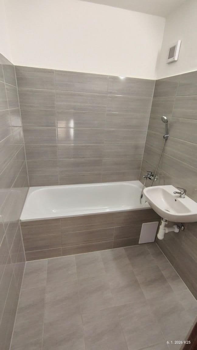 4 bedroom flat to rent, 100 m², Benešova, Kutná Hora, Středočeský Region 4 bedroom flat to rent, 100 m², Benešova, Kutná Hora, Středočeský Region