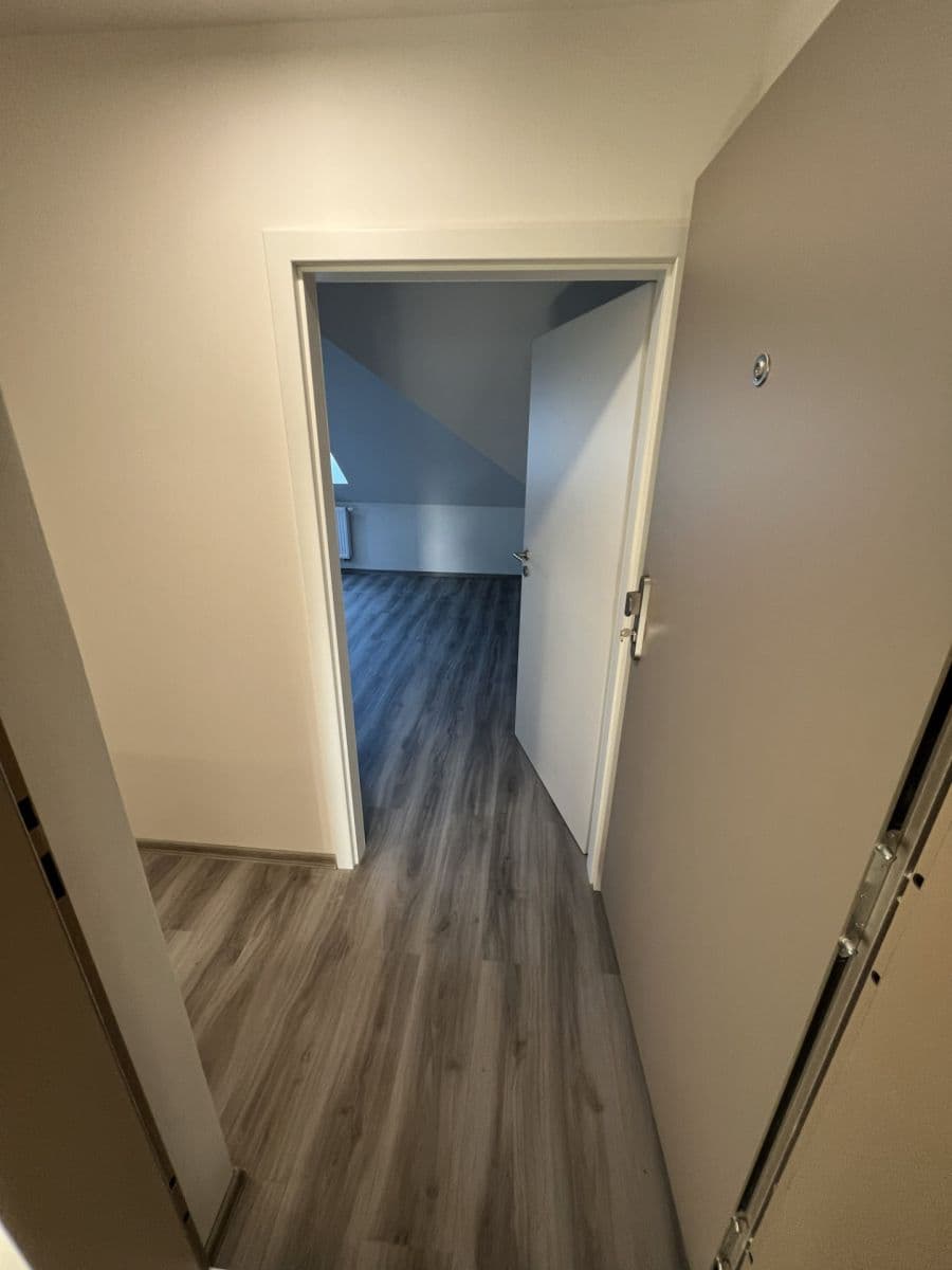 Studio flat to rent, 32 m², Podbělohorská, Prague, Prague Studio flat to rent, 32 m², Podbělohorská, Prague, Prague