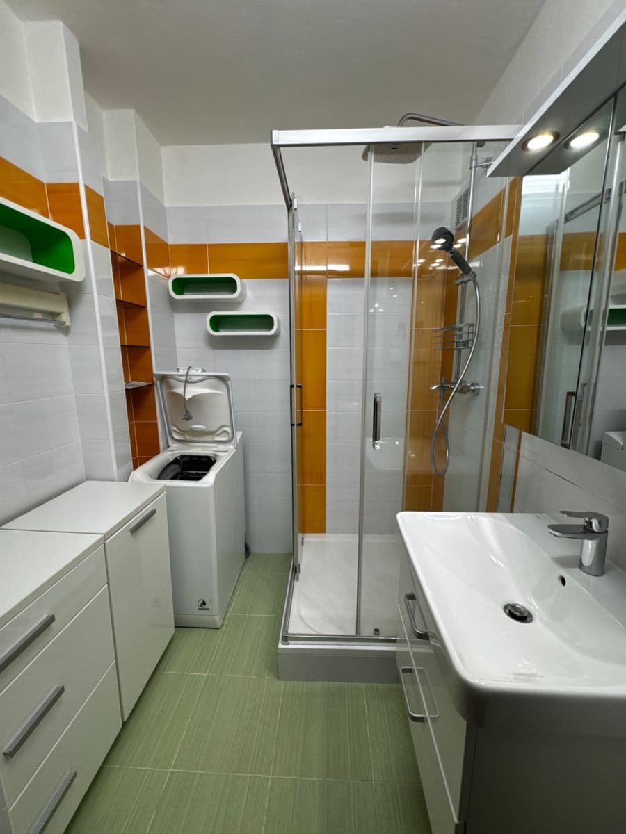 2 bedroom with open-plan kitchen flat for sale, 56 m², Vratislavská, Prague, Prague 2 bedroom with open-plan kitchen flat for sale, 56 m², Vratislavská, Prague, Prague