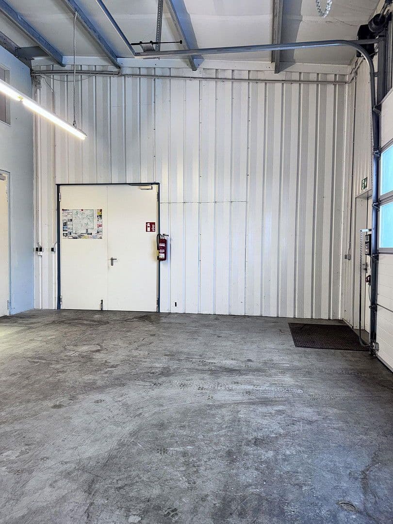 non-residential property to rent, 183 m², Thiendorf, Saxony non-residential property to rent, 183 m², Thiendorf, Saxony