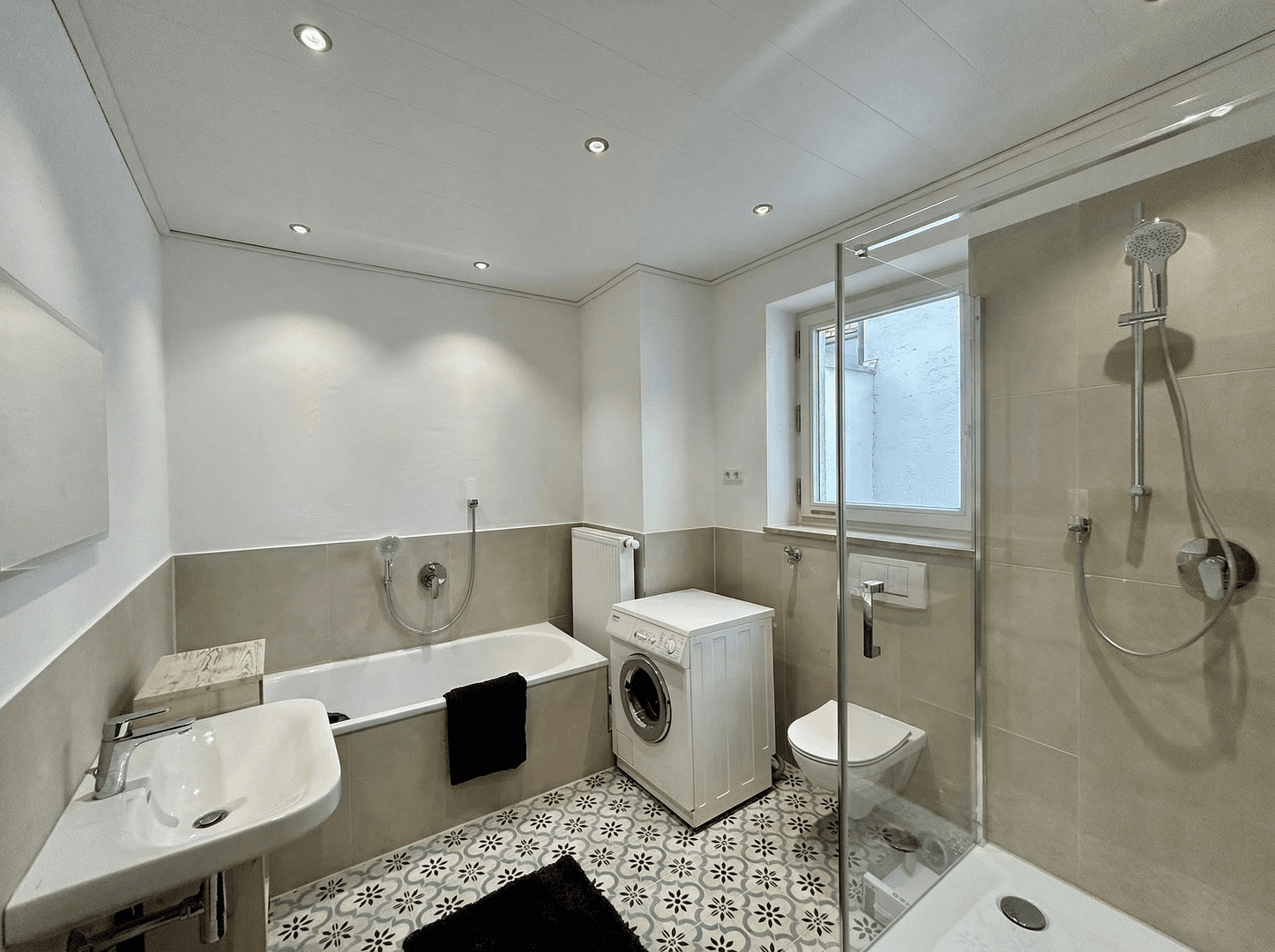 1 bedroom flat to rent, 200 m², Augsburg, Bavaria 1 bedroom flat to rent, 200 m², Augsburg, Bavaria