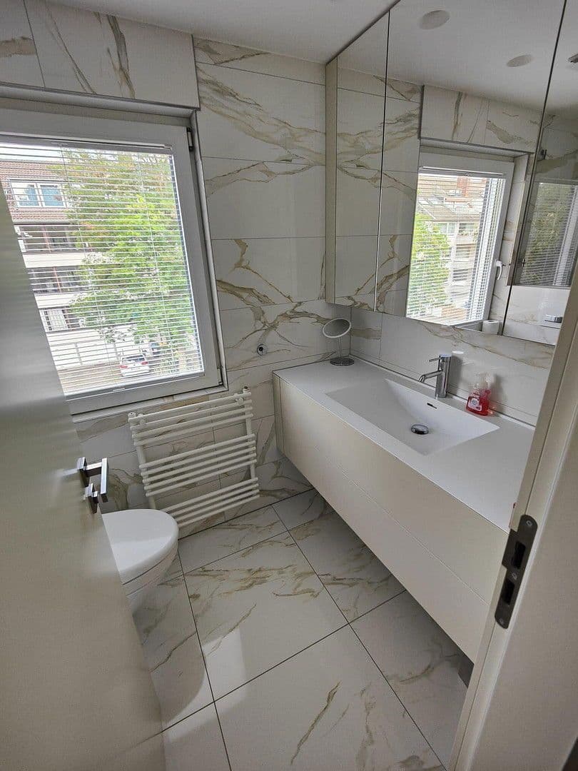 5 bedroom flat to rent, 224 m², Düsseldorf, North Rhine-Westphalia 5 bedroom flat to rent, 224 m², Düsseldorf, North Rhine-Westphalia