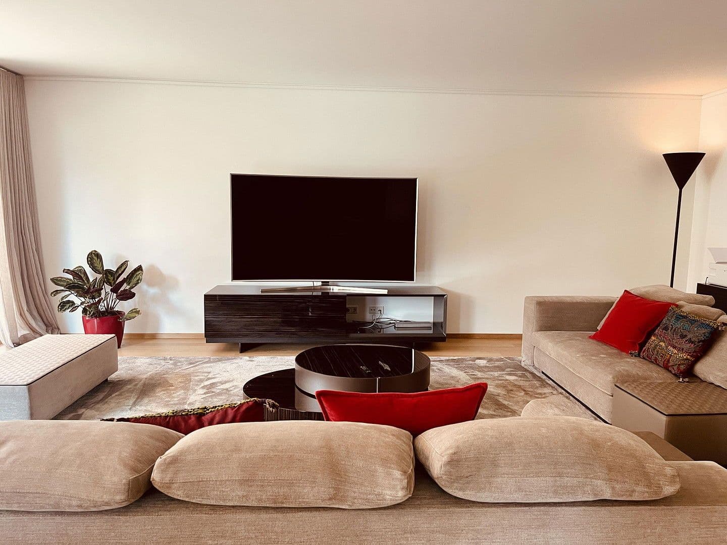 5 bedroom flat to rent, 224 m², Düsseldorf, North Rhine-Westphalia 5 bedroom flat to rent, 224 m², Düsseldorf, North Rhine-Westphalia