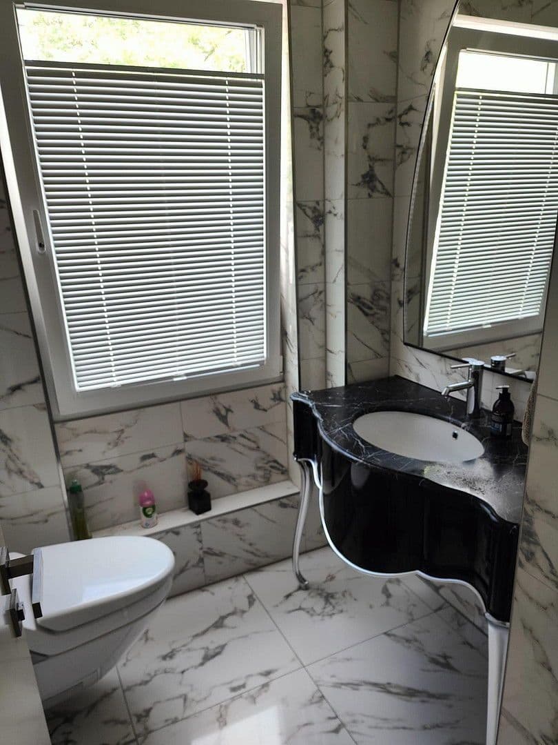 5 bedroom flat to rent, 224 m², Düsseldorf, North Rhine-Westphalia 5 bedroom flat to rent, 224 m², Düsseldorf, North Rhine-Westphalia