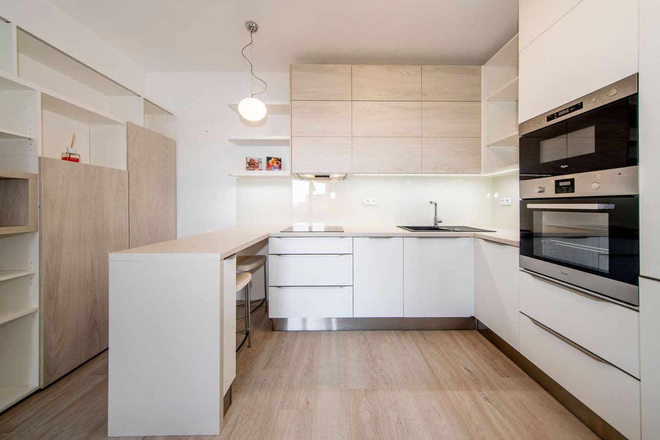 1 bedroom with open-plan kitchen flat to rent, 47 m², Hartigova, Prague, Prague 1 bedroom with open-plan kitchen flat to rent, 47 m², Hartigova, Prague, Prague