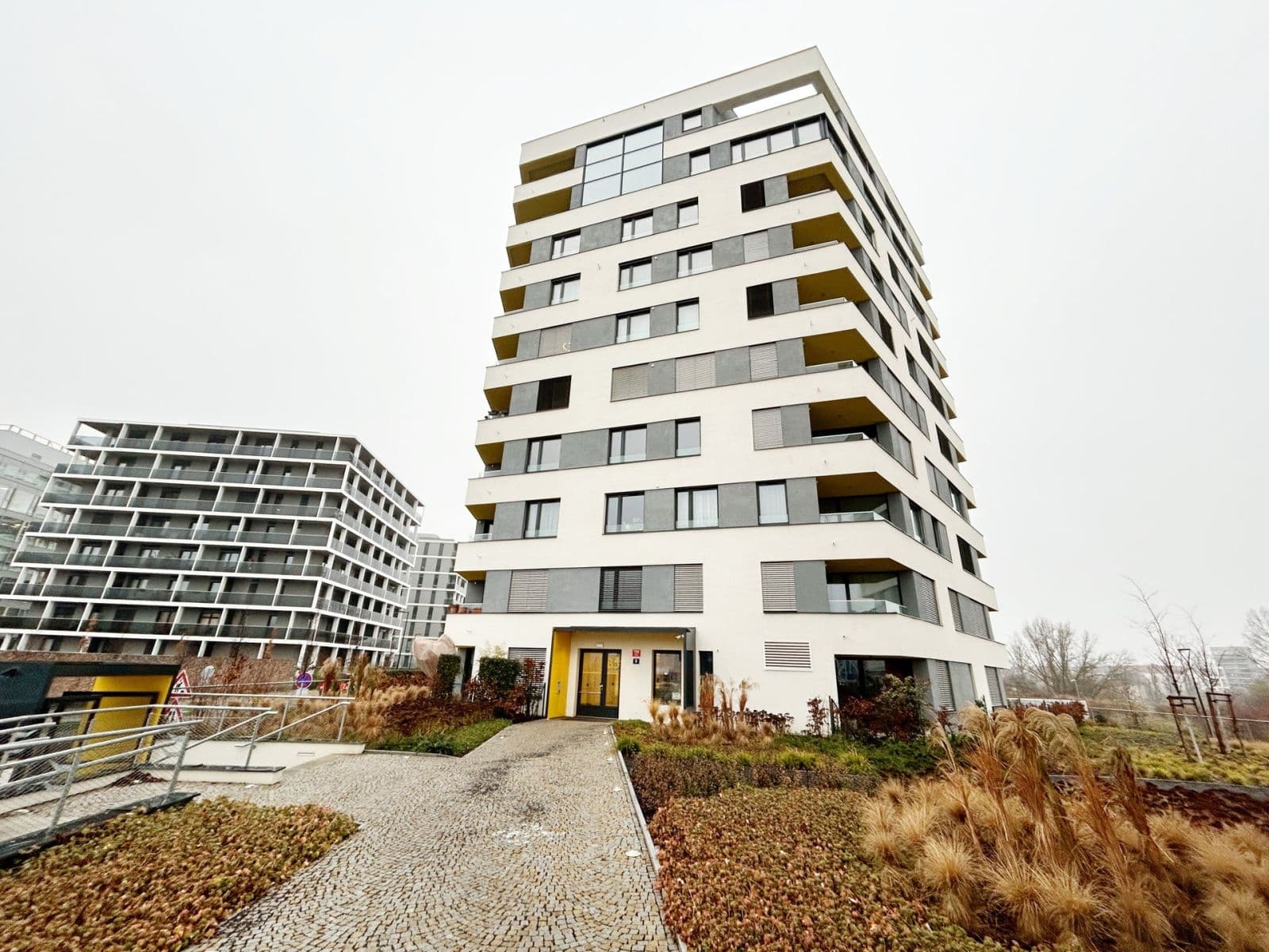 1 bedroom with open-plan kitchen flat to rent, 59 m², Sokolova, Prague, Prague 1 bedroom with open-plan kitchen flat to rent, 59 m², Sokolova, Prague, Prague