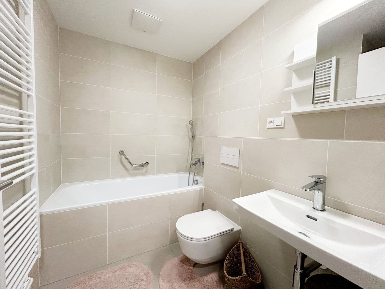 1 bedroom with open-plan kitchen flat to rent, 59 m², Sokolova, Prague, Prague 1 bedroom with open-plan kitchen flat to rent, 59 m², Sokolova, Prague, Prague