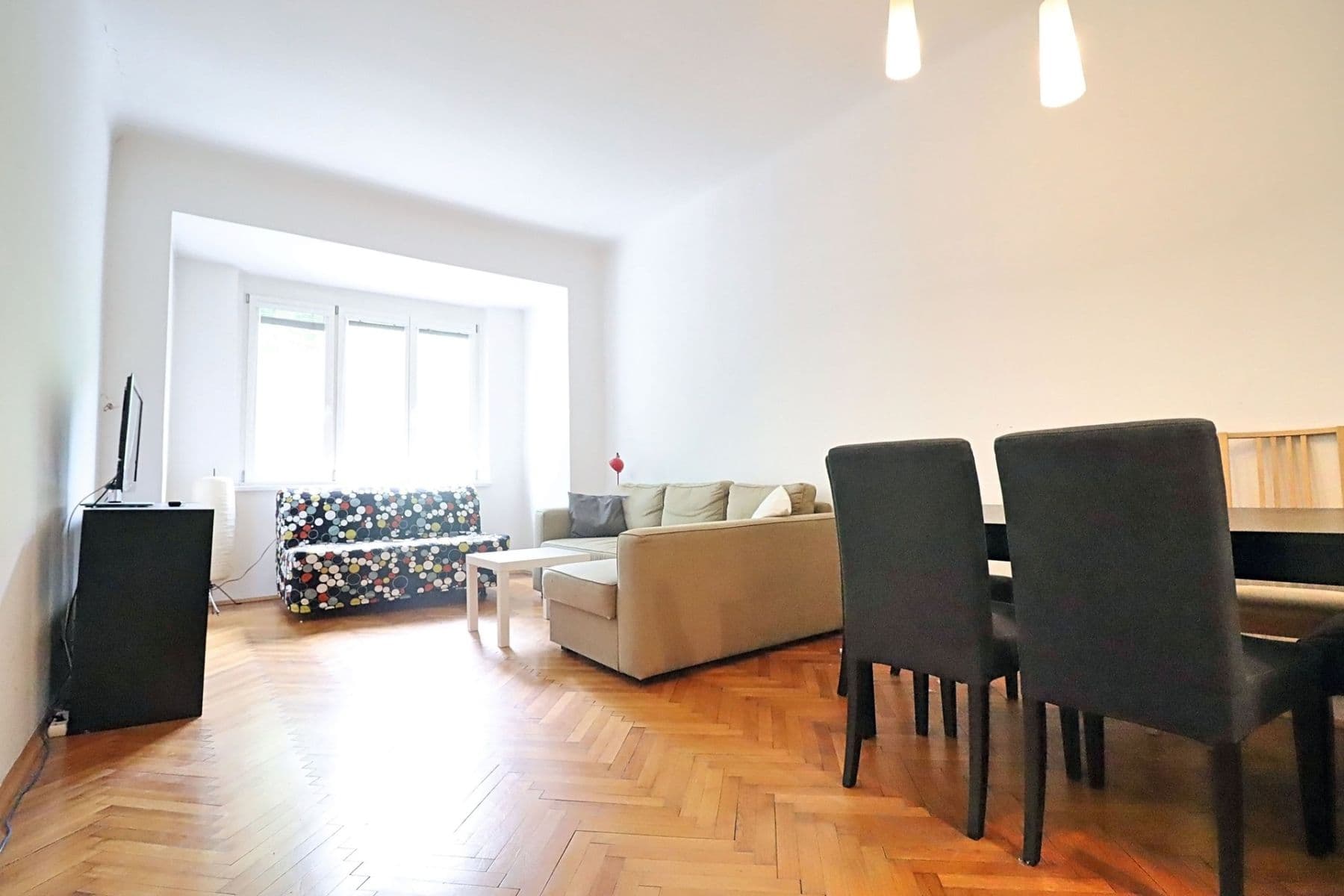2 bedroom with open-plan kitchen flat to rent, 80 m², Pernerova, Prague, Prague 2 bedroom with open-plan kitchen flat to rent, 80 m², Pernerova, Prague, Prague