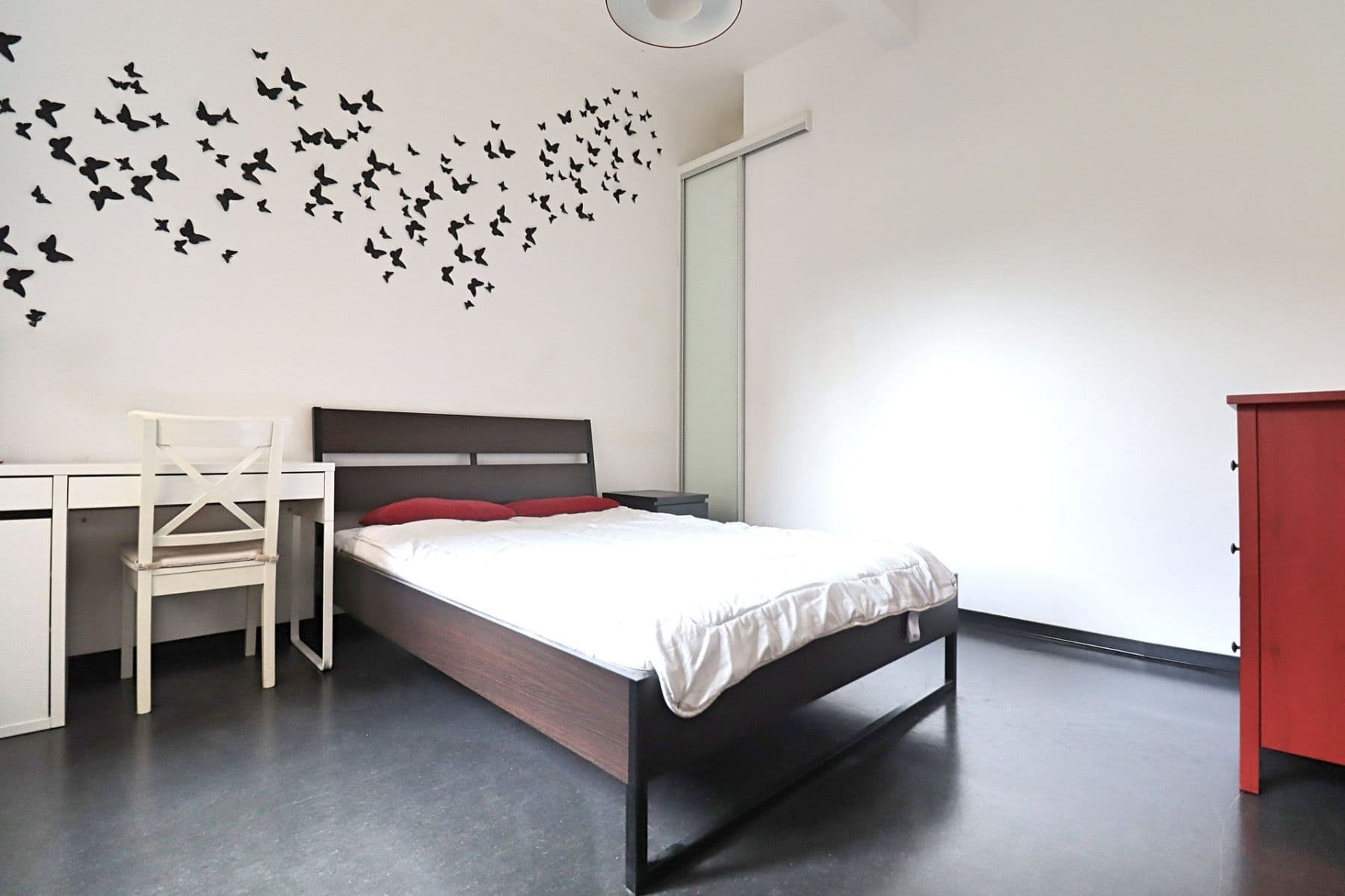 2 bedroom with open-plan kitchen flat to rent, 80 m², Pernerova, Prague, Prague 2 bedroom with open-plan kitchen flat to rent, 80 m², Pernerova, Prague, Prague