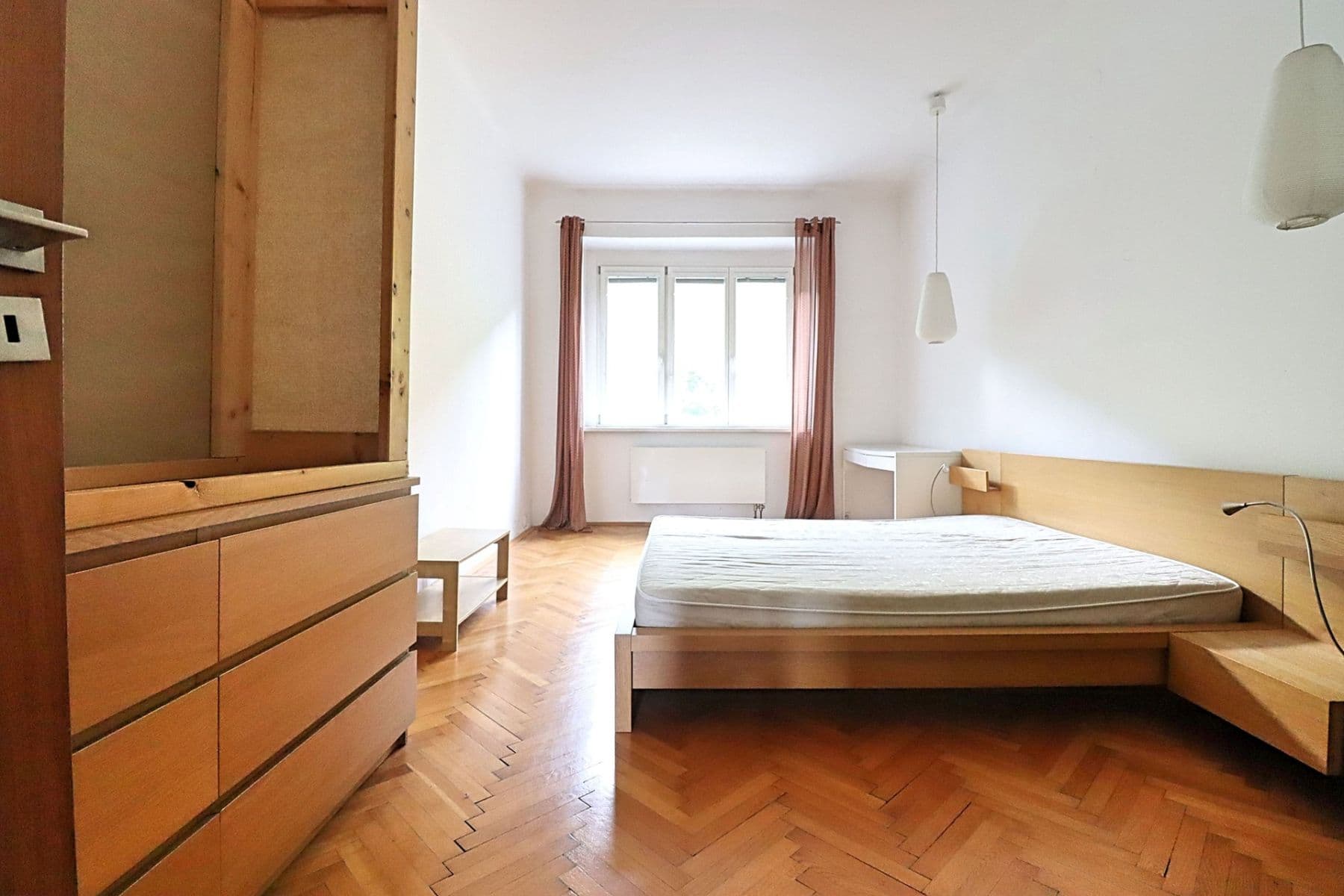 2 bedroom with open-plan kitchen flat to rent, 80 m², Pernerova, Prague, Prague 2 bedroom with open-plan kitchen flat to rent, 80 m², Pernerova, Prague, Prague