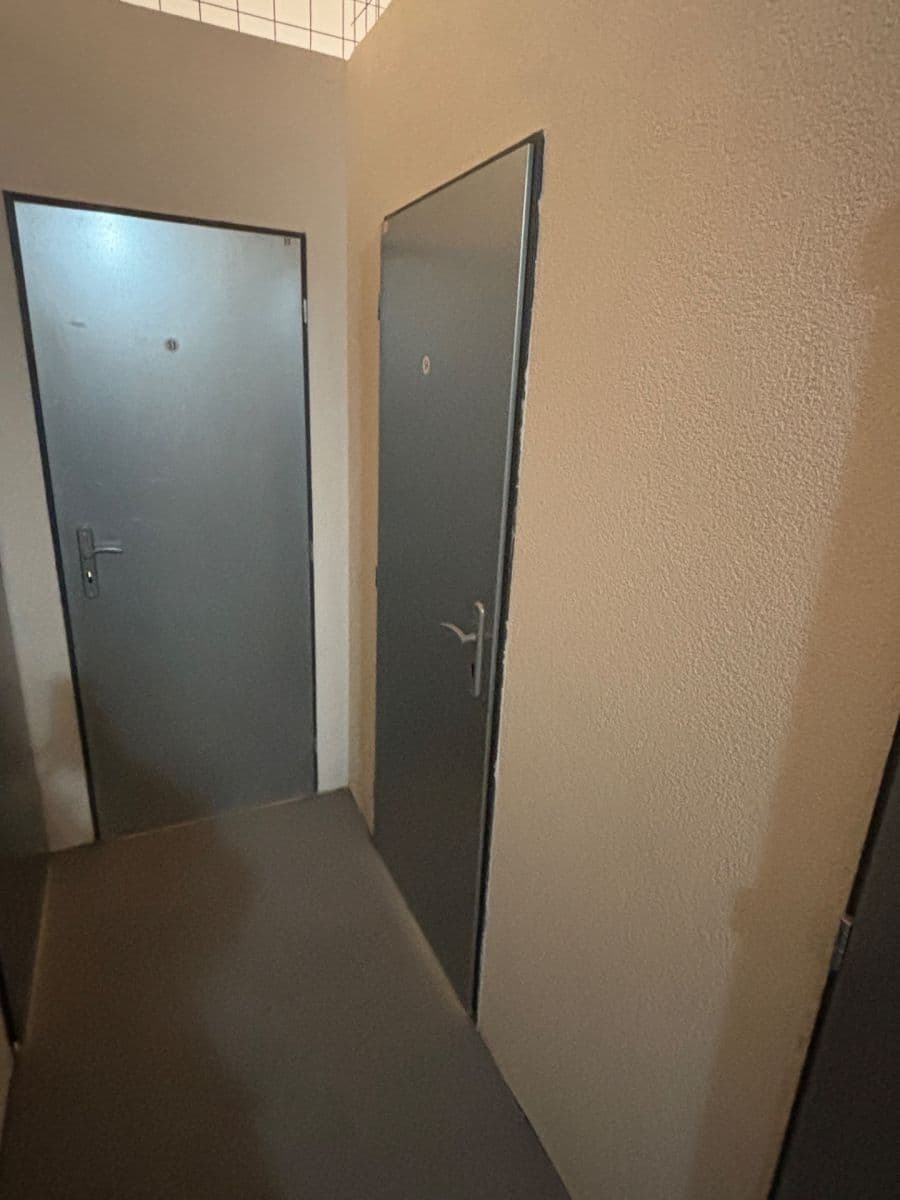 non-residential property to rent, 4 m², U Rajské zahrady, Prague, Prague non-residential property to rent, 4 m², U Rajské zahrady, Prague, Prague