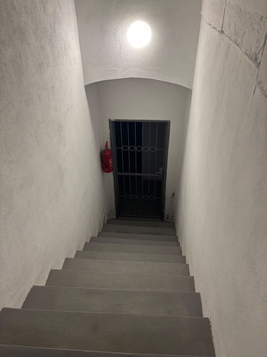 non-residential property to rent, 4 m², U Rajské zahrady, Prague, Prague non-residential property to rent, 4 m², U Rajské zahrady, Prague, Prague