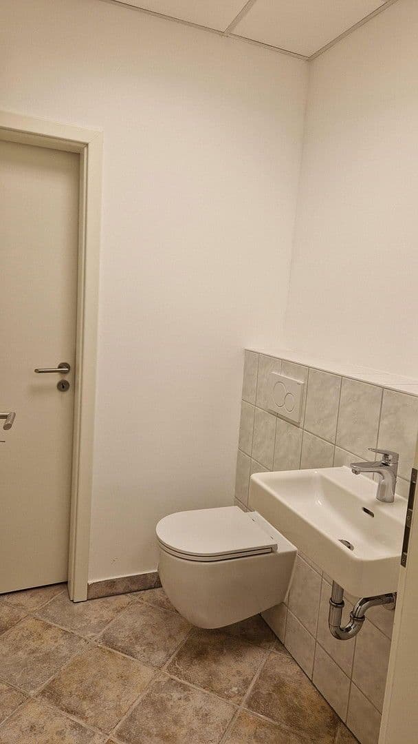 office to rent, 63 m², Kleine Kirchgasse 1, Oederan, Saxony office to rent, 63 m², Kleine Kirchgasse 1, Oederan, Saxony