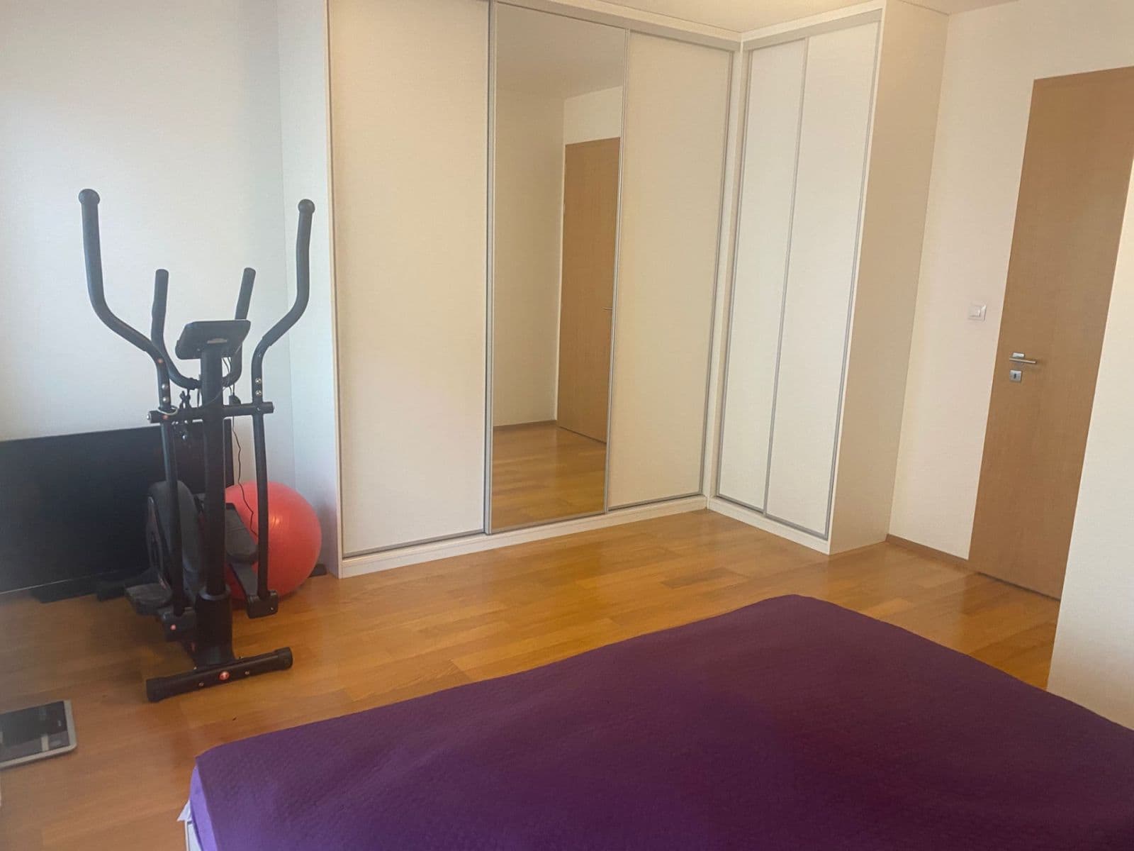 1 bedroom with open-plan kitchen flat to rent, 57 m², Komunardů, Prague, Prague 1 bedroom with open-plan kitchen flat to rent, 57 m², Komunardů, Prague, Prague